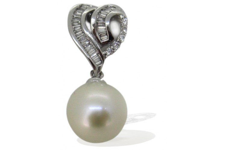 Pearl & Diamonds Pendant Set